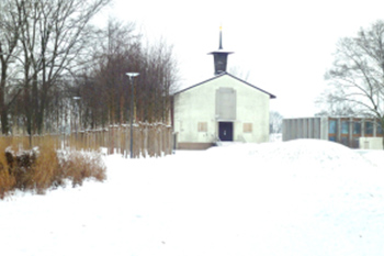 Hausmeisterservice Bauer Referenzen Augsburg - Kaserne auf schneebedeckter Straße in Augsburg